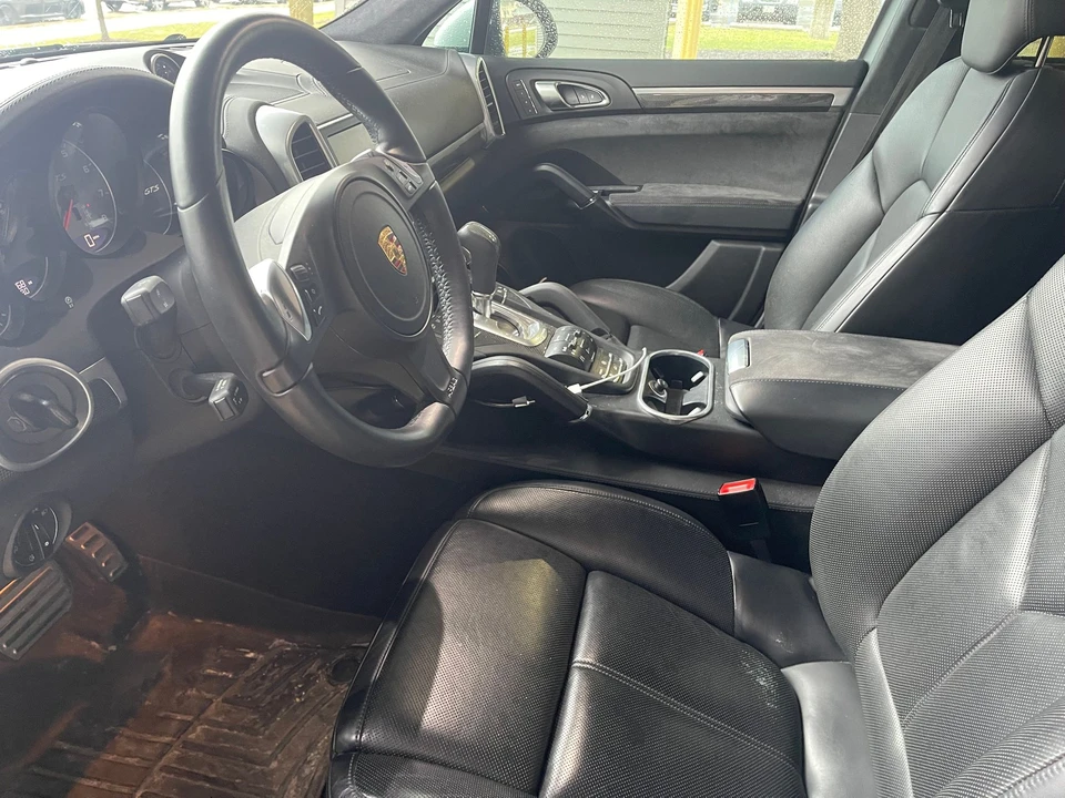 2013 Porsche 958 Cayenne GTS - Image 10 of 17