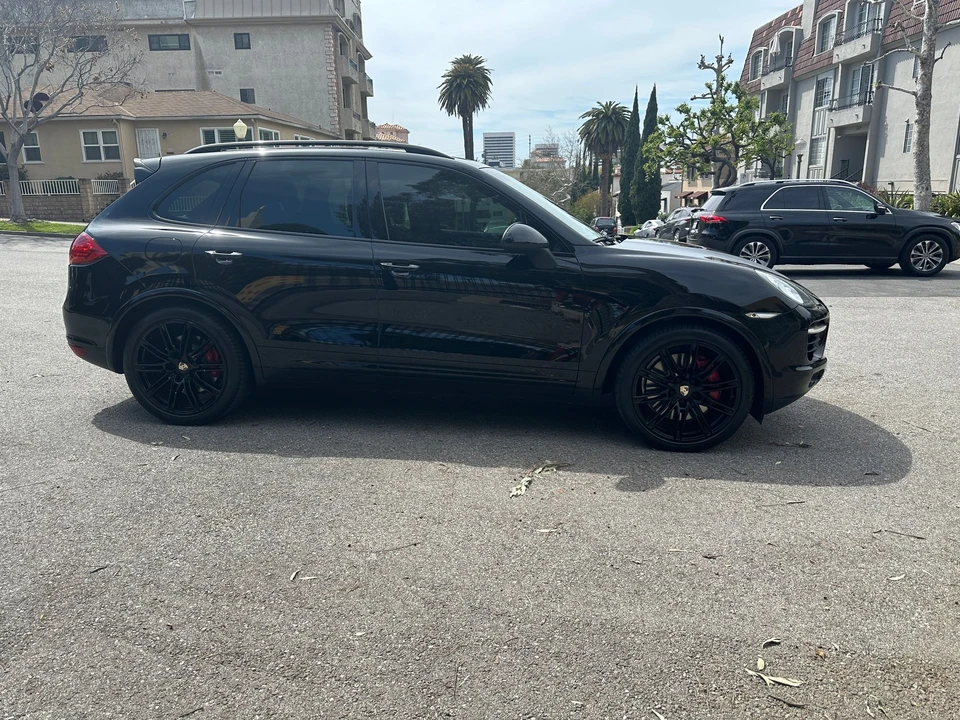2014 Porsche 958 Cayenne Turbo - Image 7 of 30