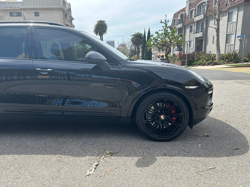2014 Porsche 958 Cayenne Turbo - Image 8 of 30