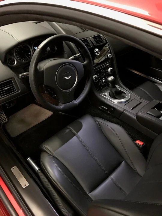 2014 Aston Martin Vantage - Image 4 of 6