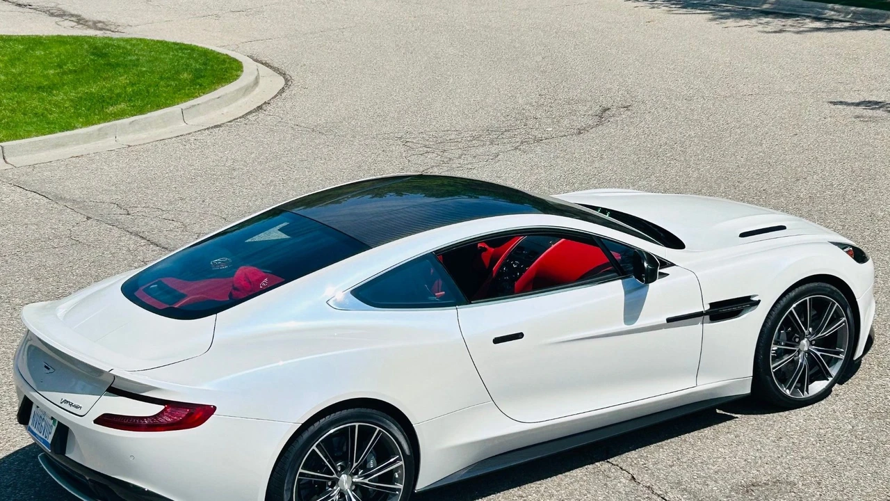 2014 Aston Martin Vanquish 2nd Gen - Image 15 of 15