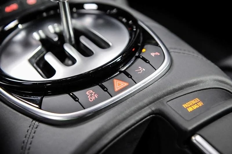 2014 Audi 42 R8 - Image 5 of 6