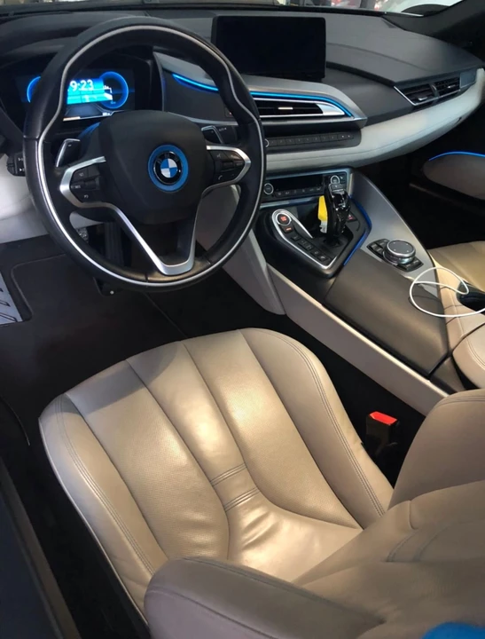 2014 BMW i8 - Image 4 of 5