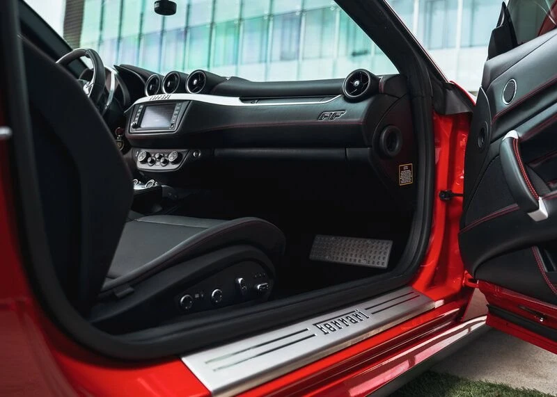 2014 Ferrari FF - Image 26 of 31