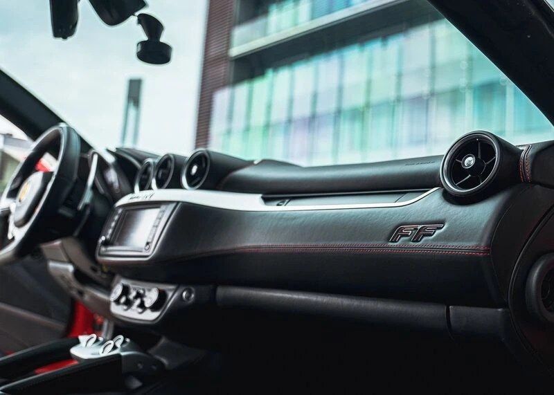2014 Ferrari FF - Image 24 of 31