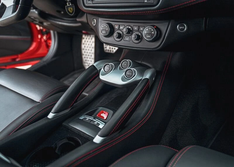 2014 Ferrari FF - Image 23 of 31