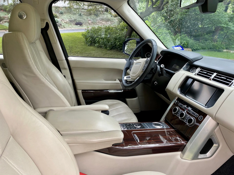 2014 Land Rover Range Rover L405 - Image 8 of 9