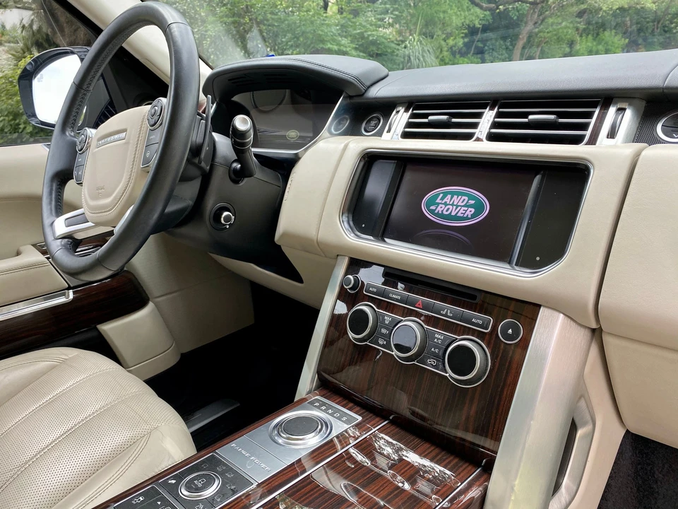 2014 Land Rover Range Rover L405 - Image 6 of 9