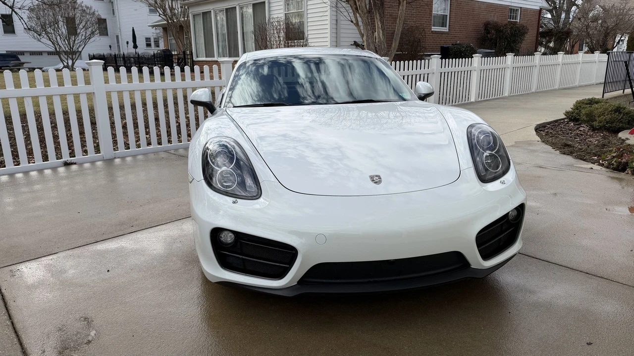 2014 Porsche 981 Cayman - Image 2 of 31
