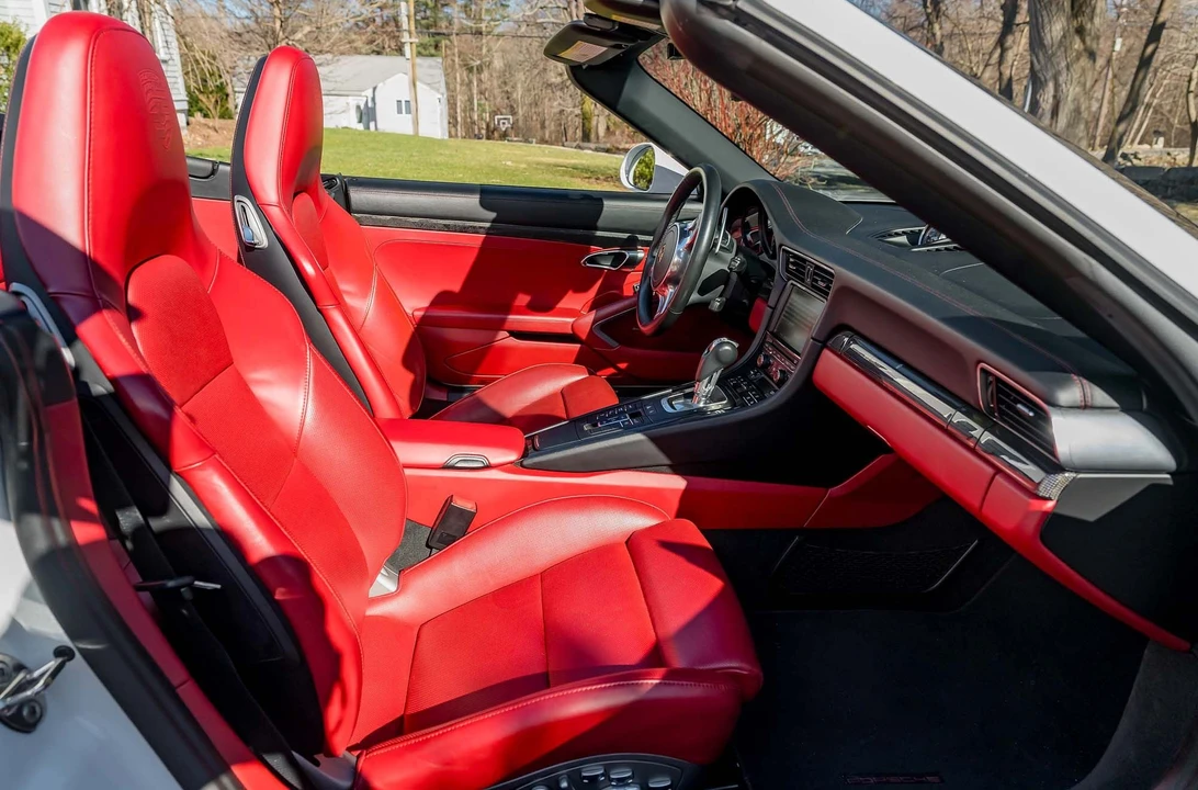 2015 Porsche 991 Turbo - Image 9 of 9