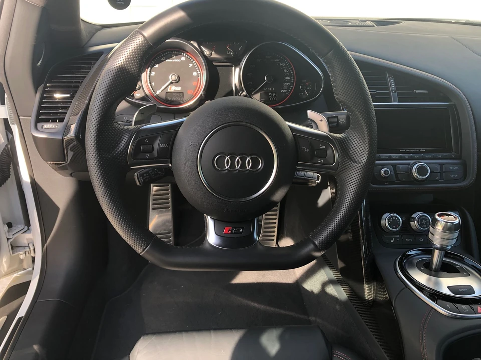 2015 Audi 42 R8 - Image 10 of 17