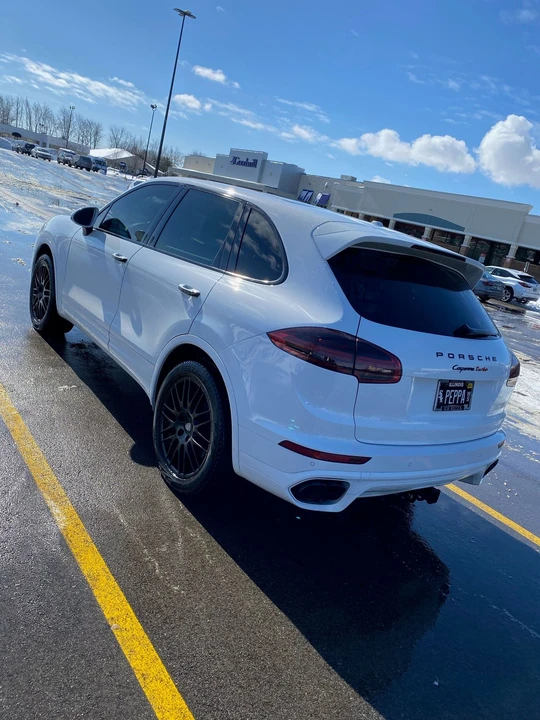 2015 Porsche 958 Cayenne Turbo - Image 2 of 7