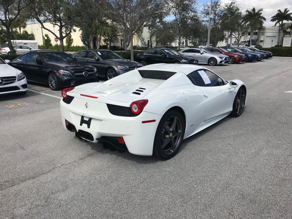 2015 Ferrari 458 Spider - Image 5 of 16