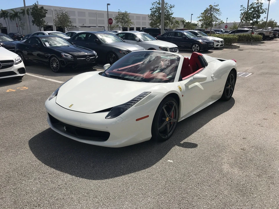 2015 Ferrari 458 Spider - Image 9 of 16