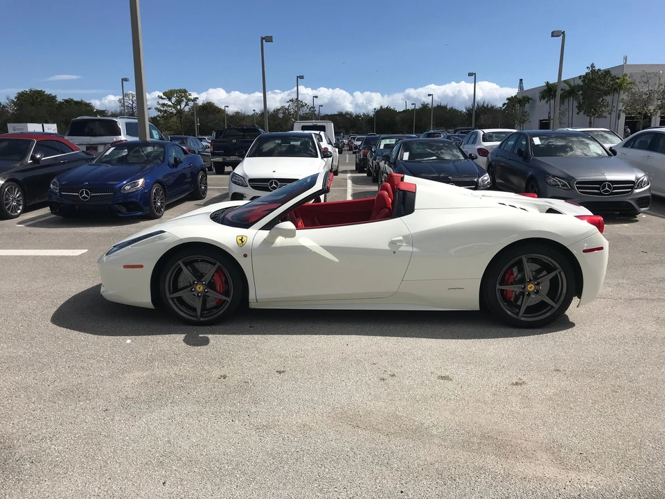 2015 Ferrari 458 Spider - Image 10 of 16