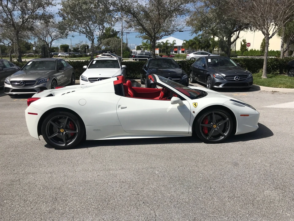 2015 Ferrari 458 Spider - Image 14 of 16
