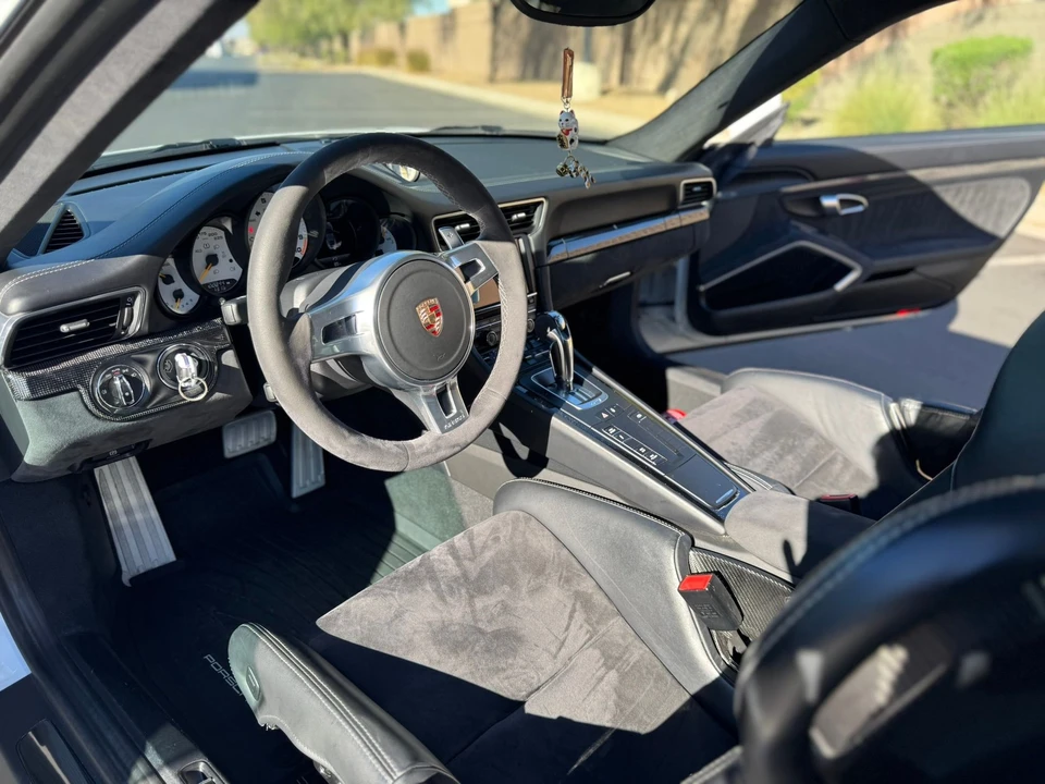 2015 Porsche 991 GT3 - Image 18 of 31