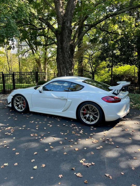 2016 Porsche 981 Cayman GT4 - Image 2 of 4