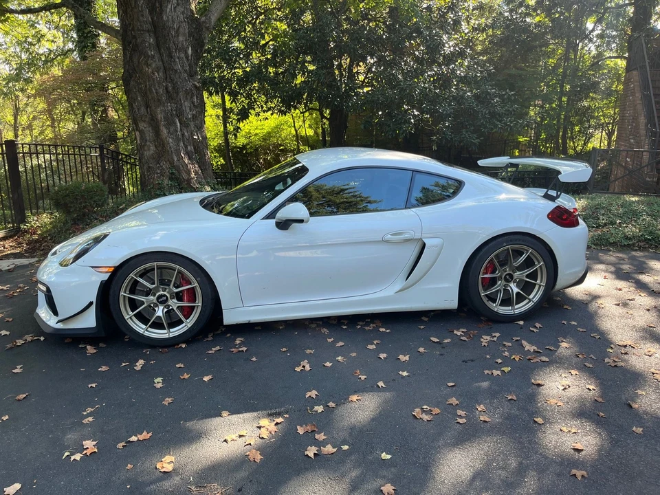 2016 Porsche 981 Cayman GT4 - Image 3 of 4