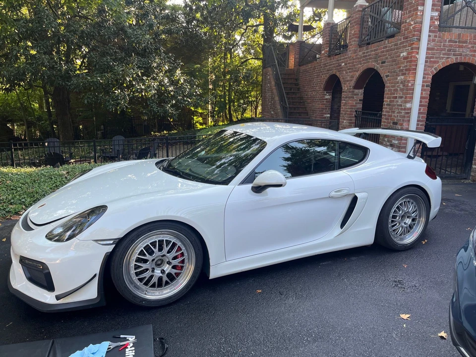 2016 Porsche 981 Cayman GT4 - Image 4 of 4