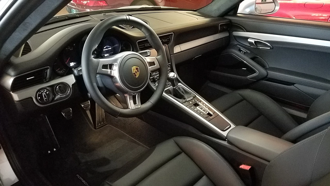 2016 Porsche 991 Carrera GTS - Image 10 of 11