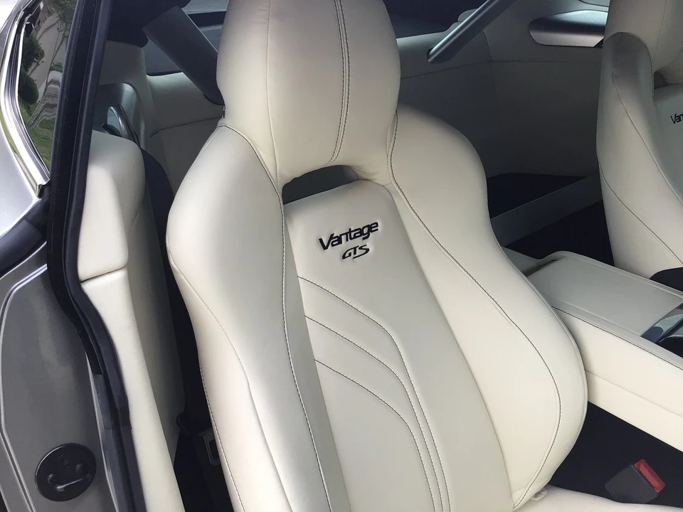 2016 Aston Martin V8 Vantage (2006-2017) - Image 6 of 8