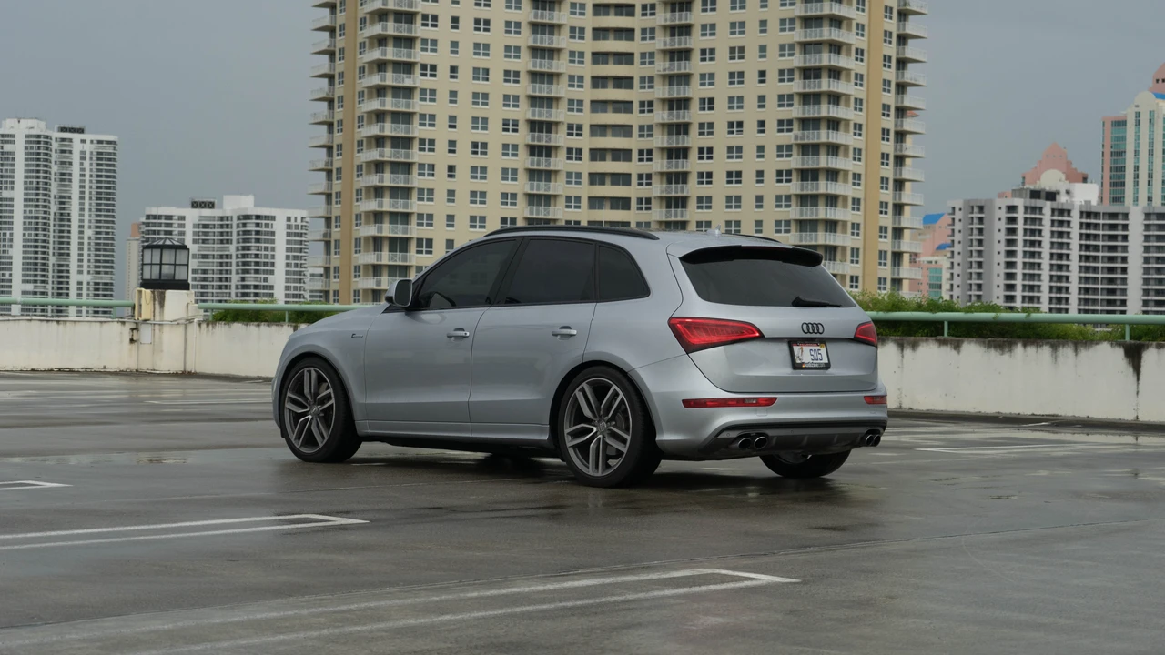 2016 Audi 8R SQ5 - Image 2 of 8