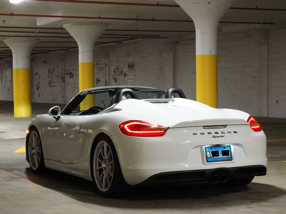 2016 Porsche 981 Boxster Spyder - Image 3 of 11