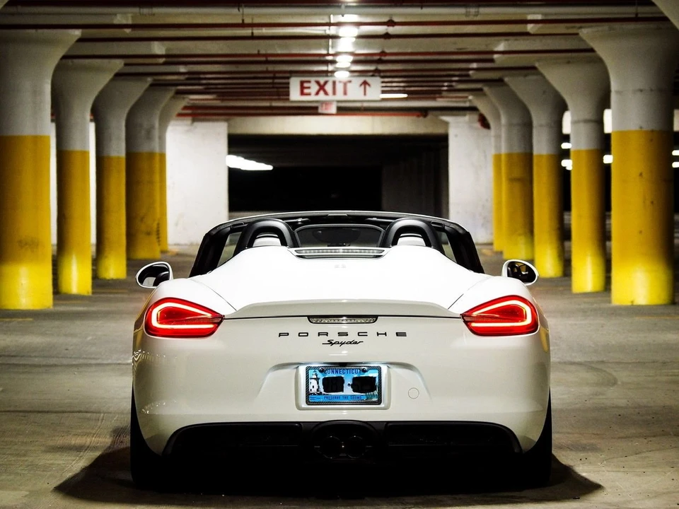2016 Porsche 981 Boxster Spyder - Image 2 of 11