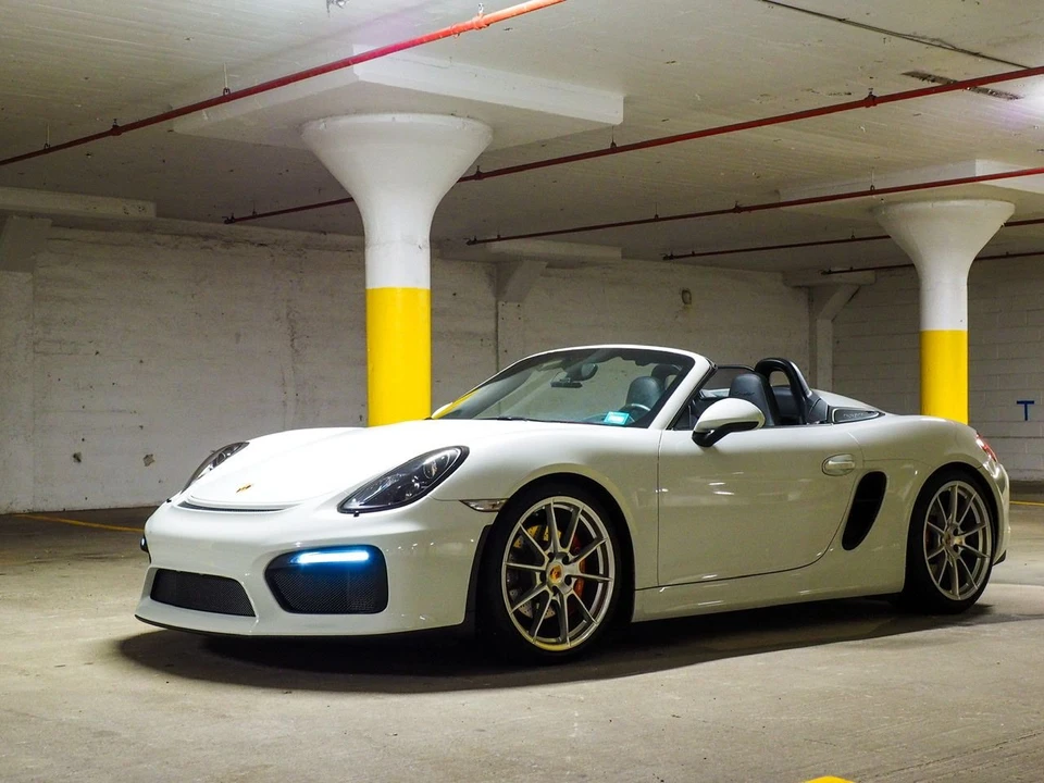 2016 Porsche 981 Boxster Spyder - Image 6 of 11