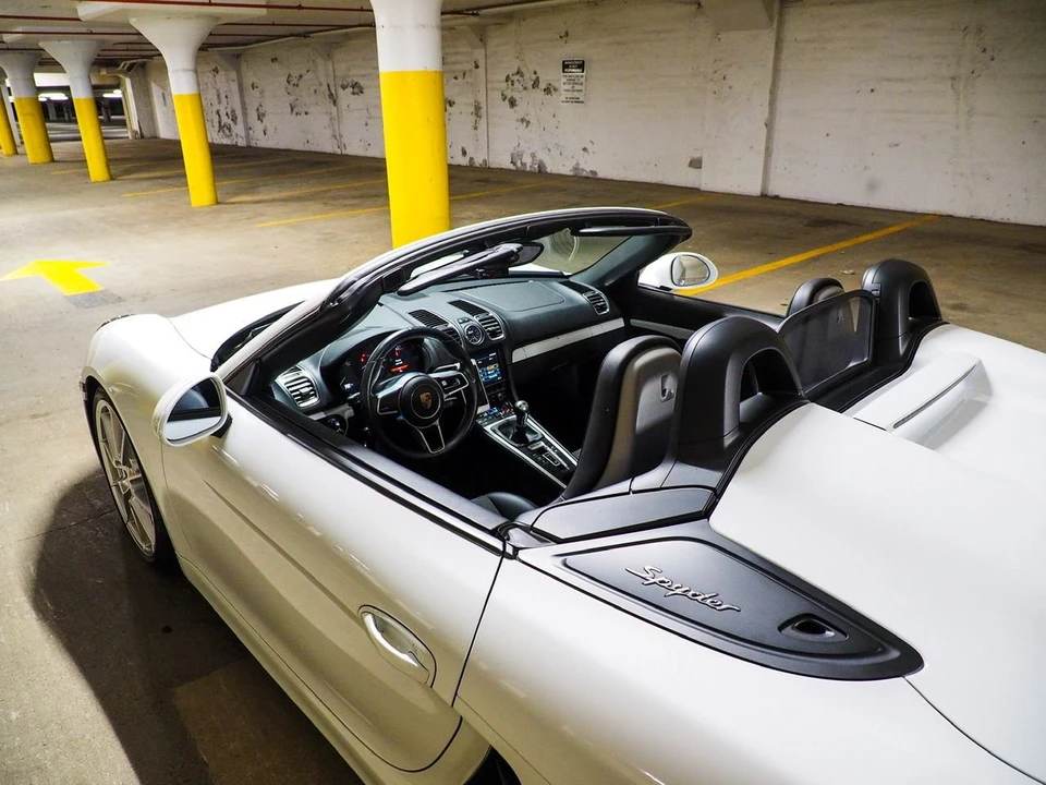 2016 Porsche 981 Boxster Spyder - Image 7 of 11