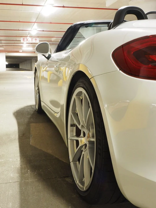 2016 Porsche 981 Boxster Spyder - Image 10 of 11