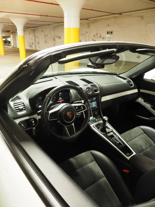 2016 Porsche 981 Boxster Spyder - Image 8 of 11
