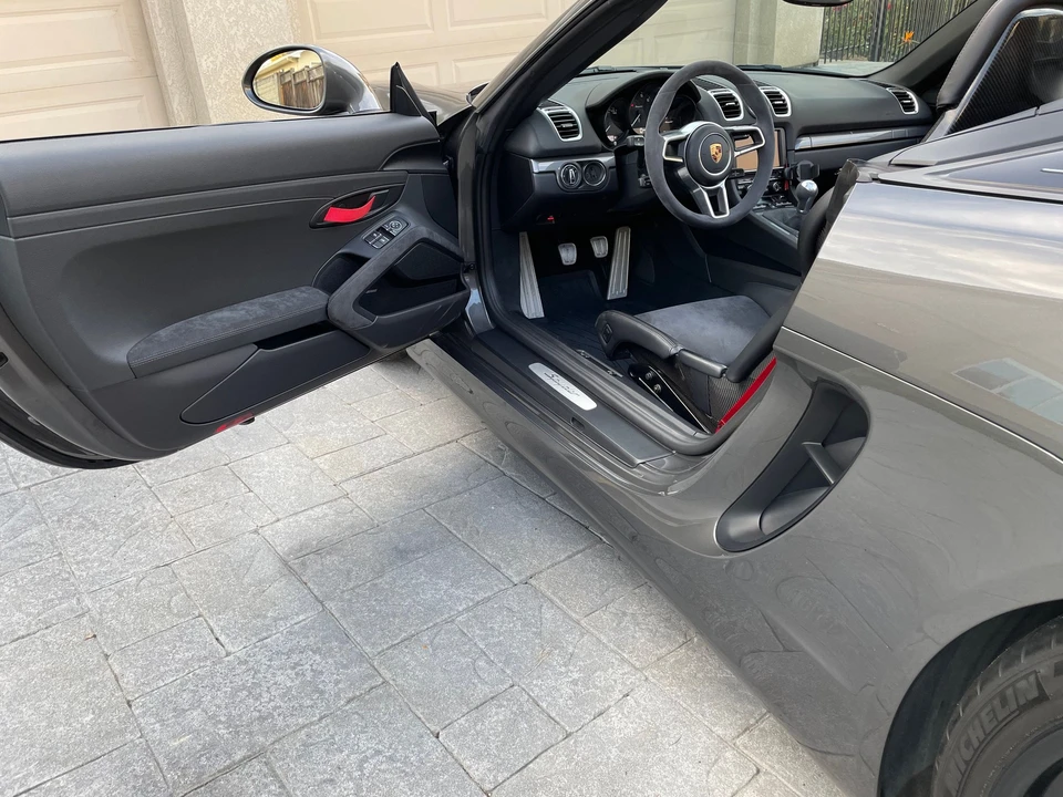 2016 Porsche 981 Boxster Spyder - Image 8 of 14