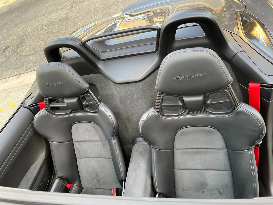 2016 Porsche 981 Boxster Spyder - Image 9 of 14