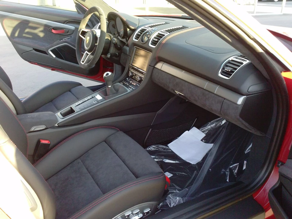 2016 Porsche 981 Cayman GT4 - Image 5 of 9
