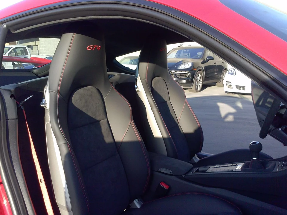 2016 Porsche 981 Cayman GT4 - Image 6 of 9