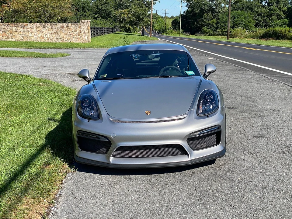 2016 Porsche 981 Cayman GT4 - Image 8 of 31