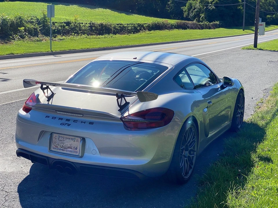 2016 Porsche 981 Cayman GT4 - Image 12 of 31
