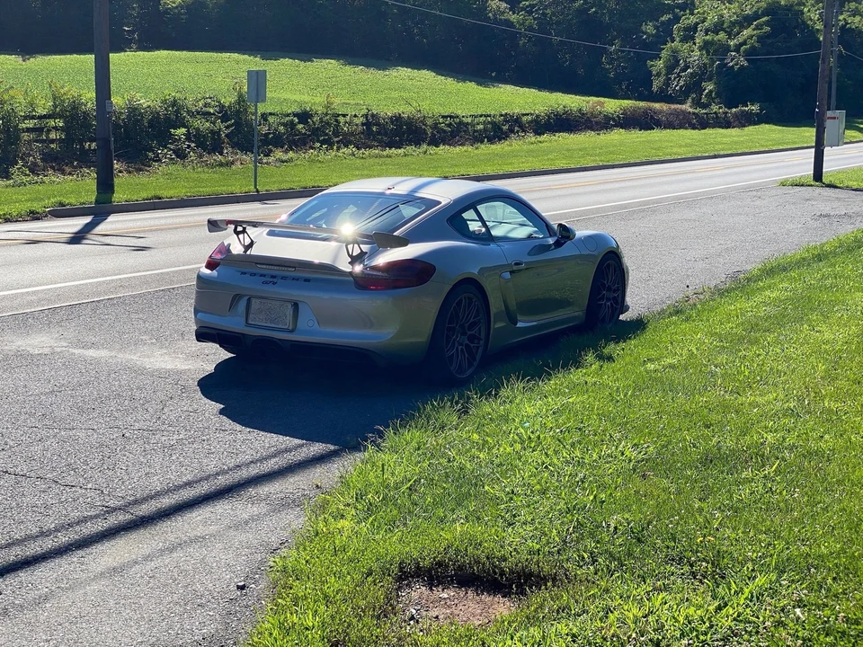 2016 Porsche 981 Cayman GT4 - Image 18 of 31