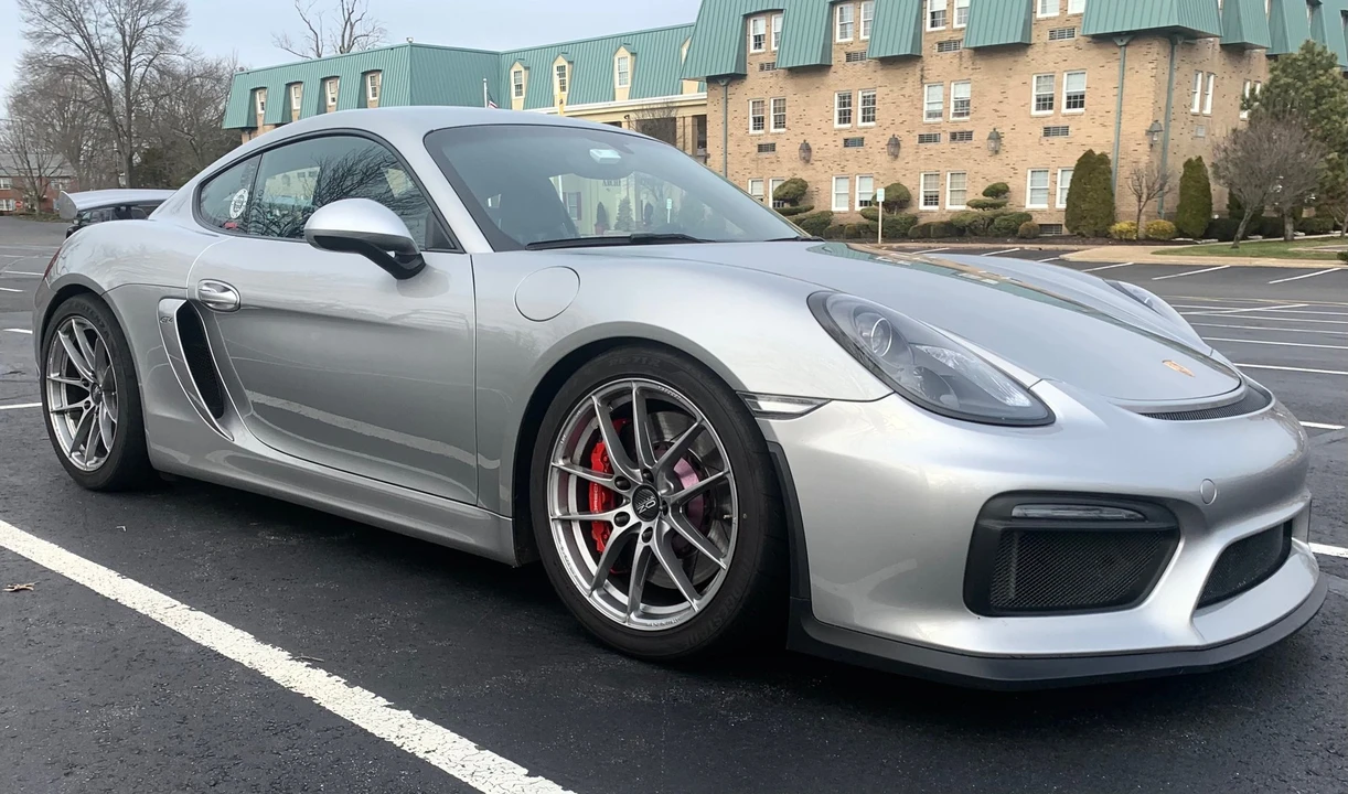 2016 Porsche 981 Cayman GT4 - Image 2 of 8