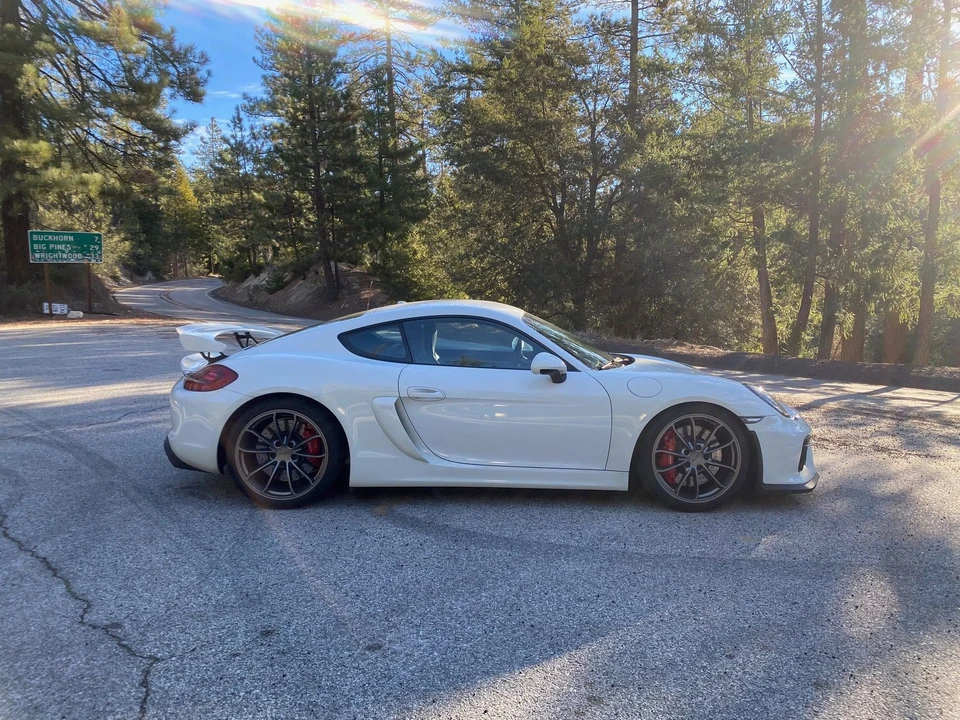 2016 Porsche 981 Cayman GT4 - Image 2 of 8