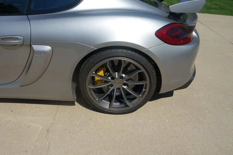 2016 Porsche 981 Cayman GT4 - Image 16 of 23