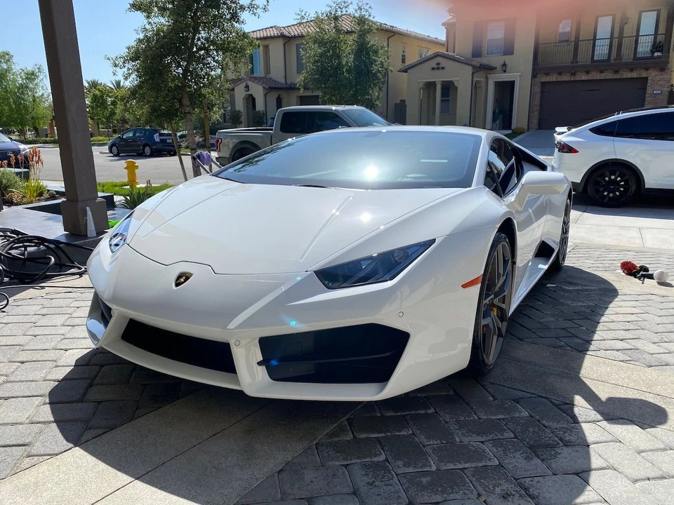 2016 Lamborghini Huracan LP580-2 - Image 2 of 31