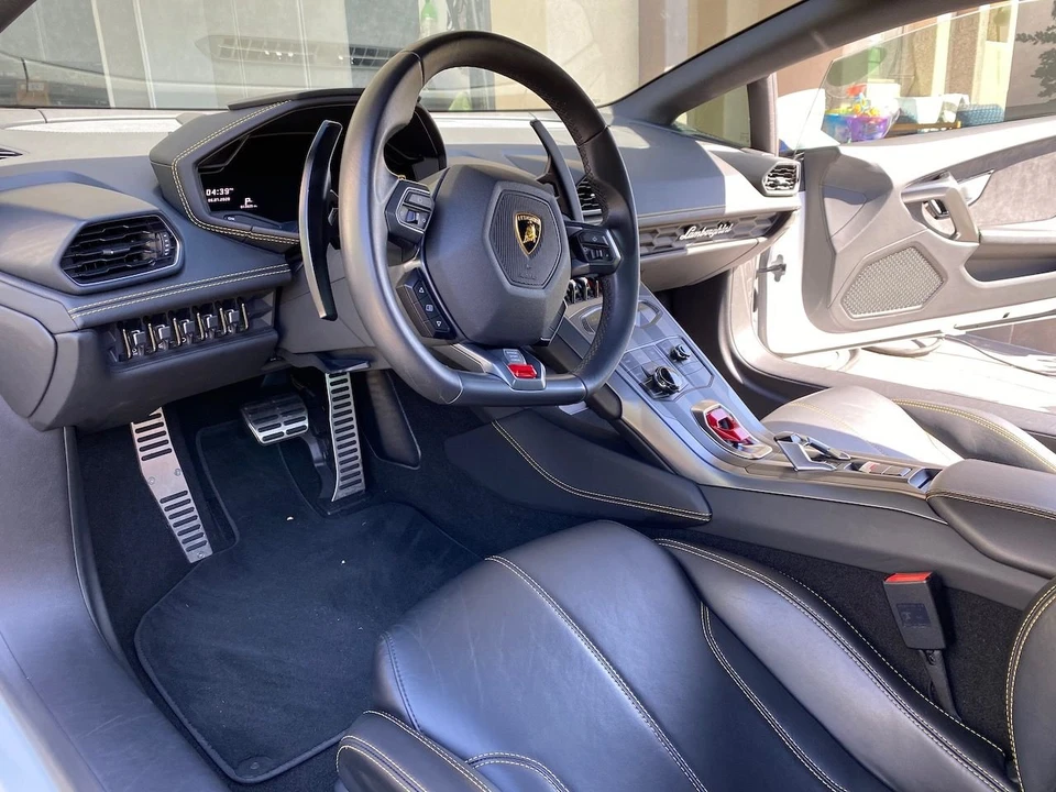 2016 Lamborghini Huracan LP580-2 - Image 10 of 31