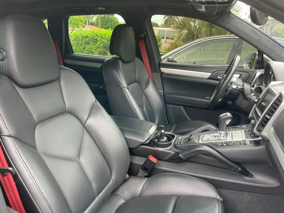 2016 Porsche 958 Cayenne GTS - Image 10 of 16
