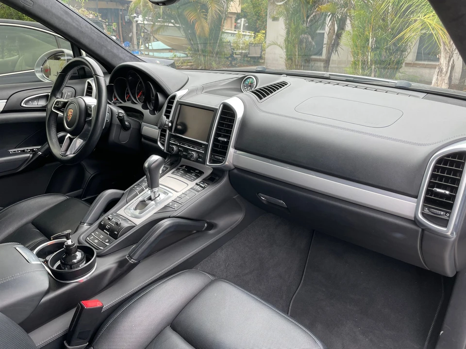 2016 Porsche 958 Cayenne GTS - Image 12 of 16