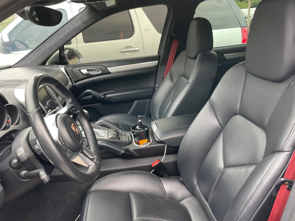 2016 Porsche 958 Cayenne GTS - Image 9 of 16