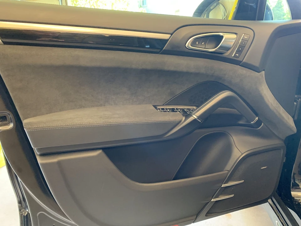 2016 Porsche 958 Cayenne GTS - Image 8 of 21