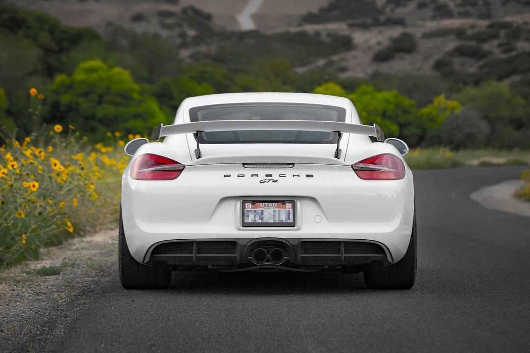2016 Porsche 981 Cayman GT4 - Image 8 of 10